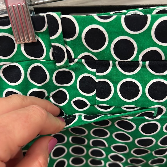 Michael Michael Kors Green, Black and White Circular Print Chino Shorts Size 12 - Picture 4 of 7
